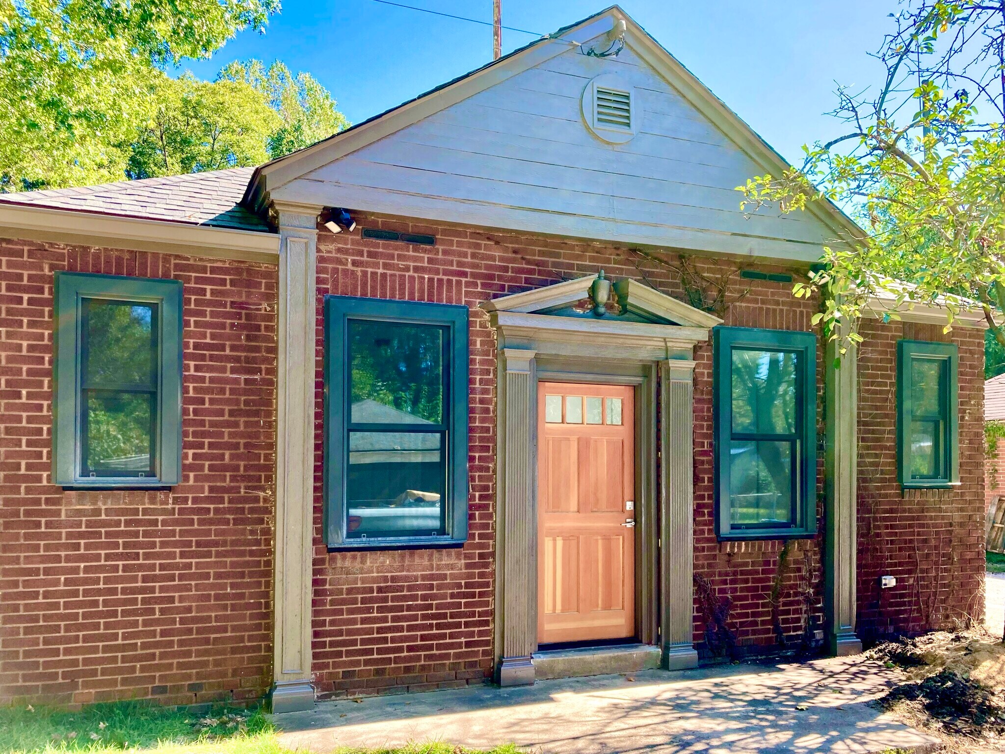 Building Photo - 1311 Blair St