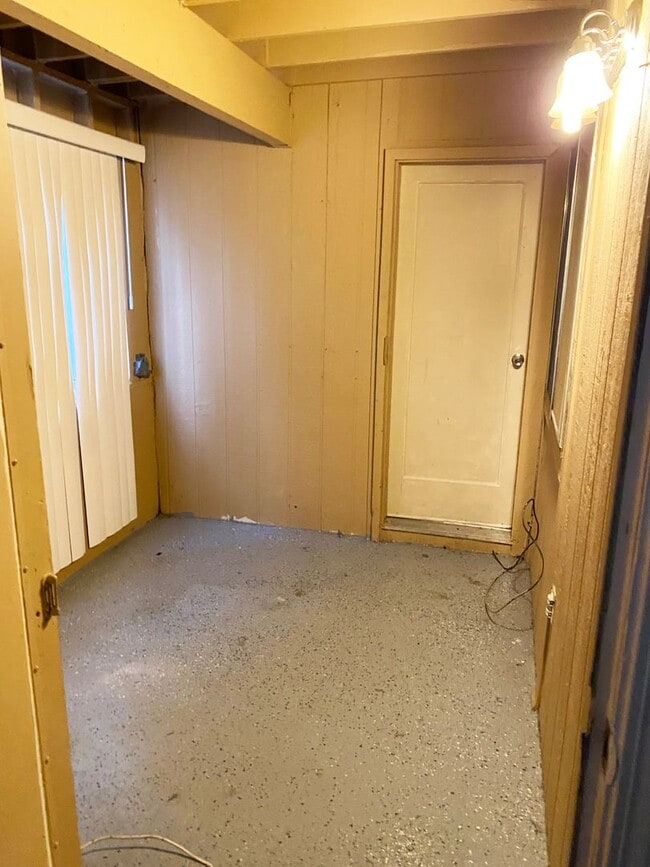 Building Photo - 2 BR, 2 Bath Condo on Tripp Dr in Reno.