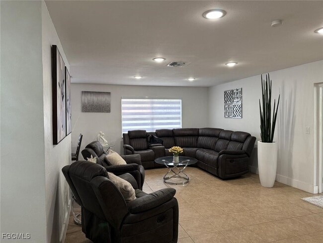 Building Photo - 1335 NE Pine Island Ln