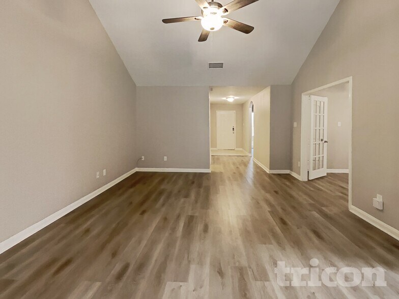 Building Photo - 112 Liberty Ln