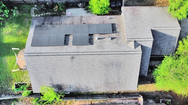 Building Photo - 1611 Bob White