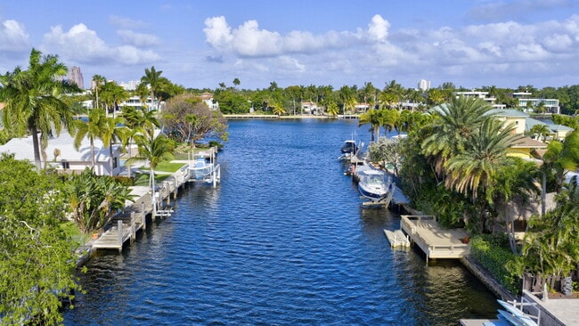 Building Photo - 2213 NE 16th St