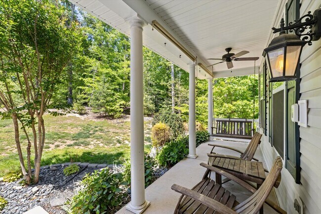 Building Photo - Gorgeous 5 Bed 3.5 Bathroom in Stafford, VA