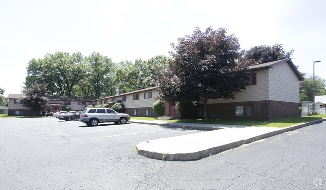 Primary Photo - Dunbar Woods Apartments