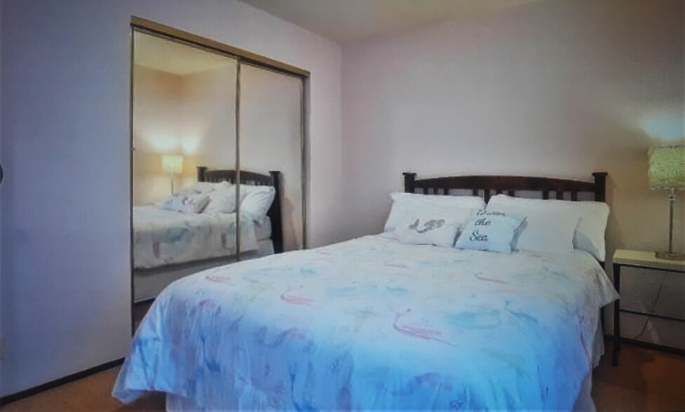 2nd Bed - 1580 Great Hwy