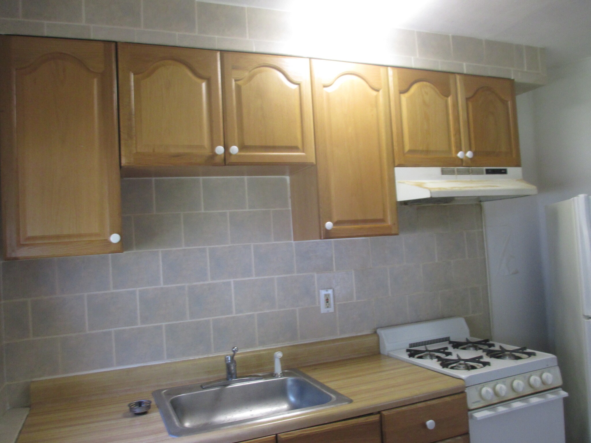 Building Photo - 190 S Middletown Rd