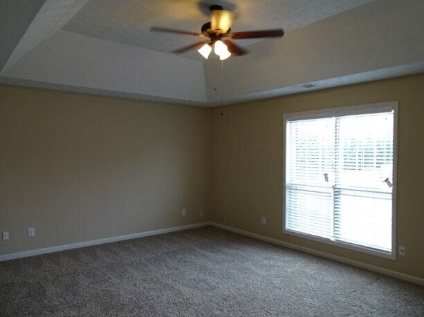 Building Photo - 1203 Kern Cv