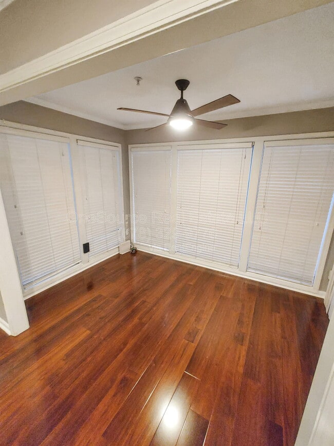 Building Photo - 401 Augusta Dr
