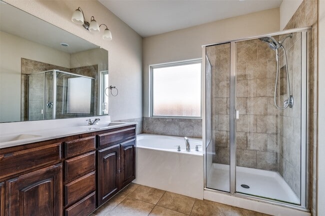 Building Photo - 1733 Kachina Lodge Rd