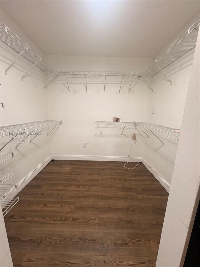 Building Photo - 8221 NW South River Dr