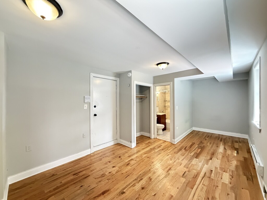 Building Photo - 2854 N Orchard St