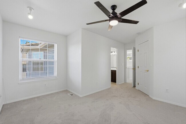 Building Photo - 17903 Ridge Lake Dr