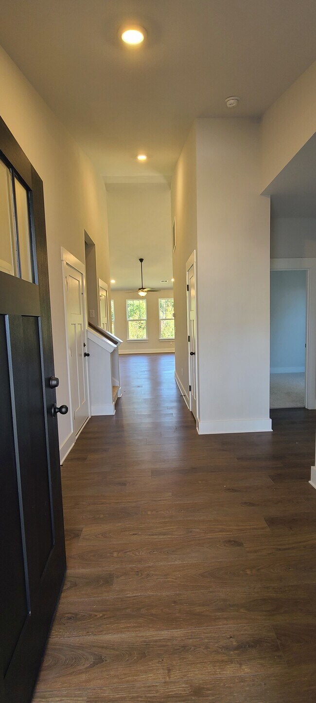 Building Photo - 726 Judah Dr