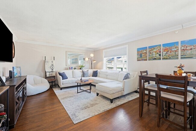 Building Photo - 48 Calumet St