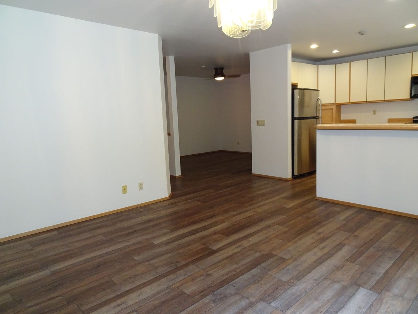 Building Photo - Charming Large 2-Bedroom Condo in the Hear...