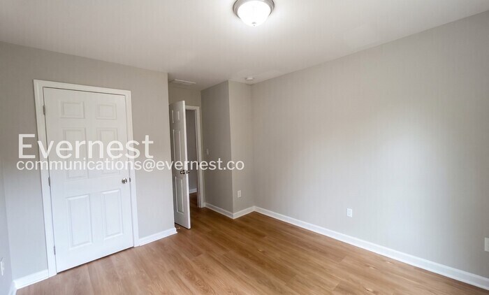 Building Photo - 853 Langston Trce
