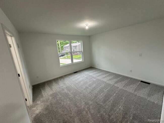 Building Photo - 9153 Dogwood Ln