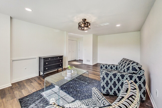 Building Photo - 598 Station Park Cir