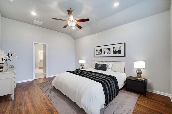 Building Photo - 1026 Tomball Downs Dr