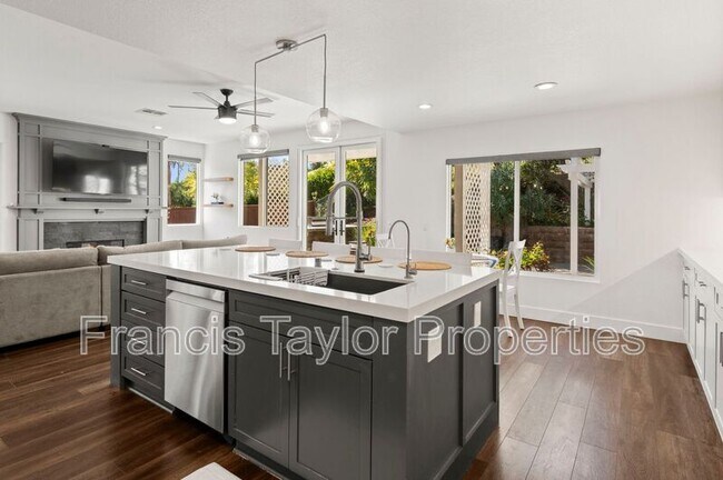 Building Photo - 285 Oak Valley Ln