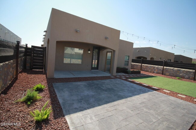 Building Photo - 509 Cedarwood Ave