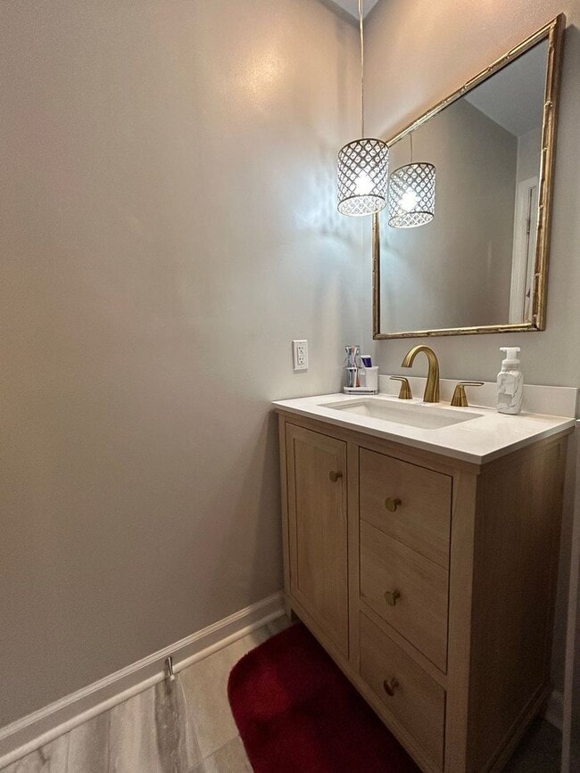 Building Photo - Welcome to this charming 3 bedroom home in Suffolk "ASK ABOUT OUR ZERO DEPOSIT"