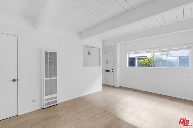 Building Photo - 4040 Grand View Blvd