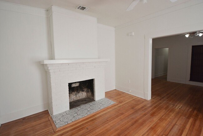 Building Photo - 1114 W Russell Pl