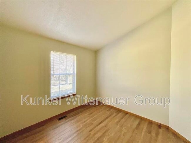 Building Photo - 64 S Cherry Hills