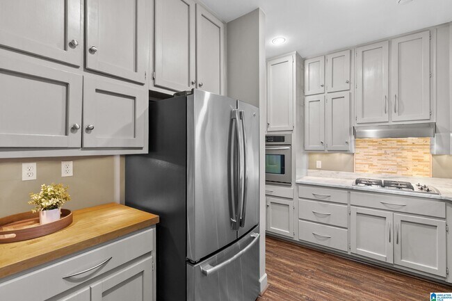 Building Photo - 1227 33rd St S