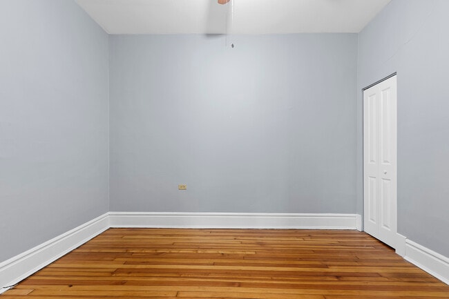 Building Photo - 1337 W Wrightwood Ave