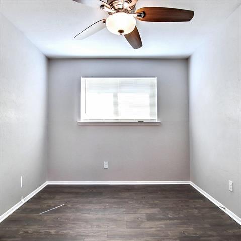 Building Photo - 5713 Bowling Dr