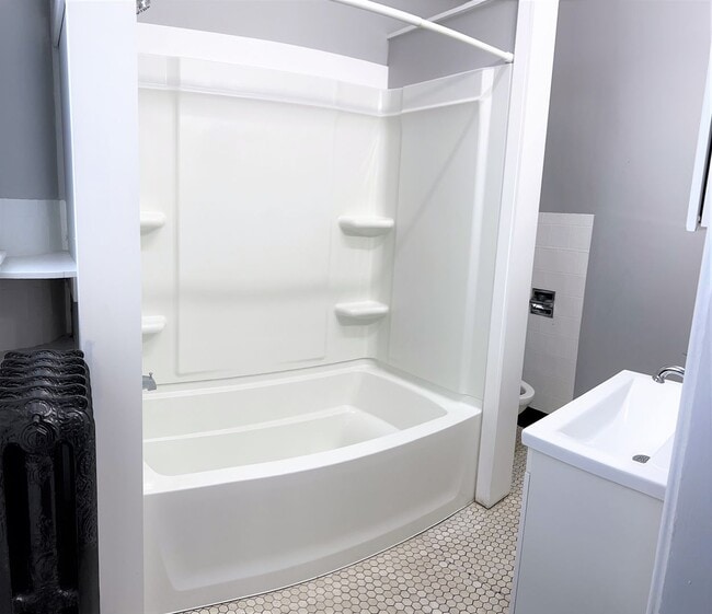 Building Photo - 508 S 6th St