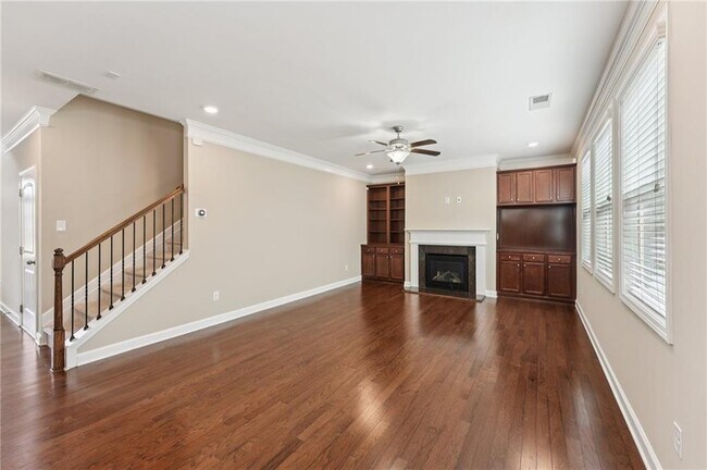 Building Photo - 6370 Shiloh Woods Dr