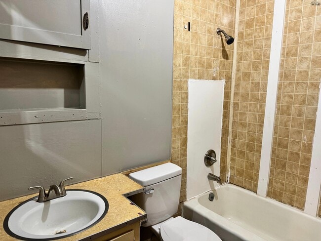 Building Photo - 3102 Cumberland Ave