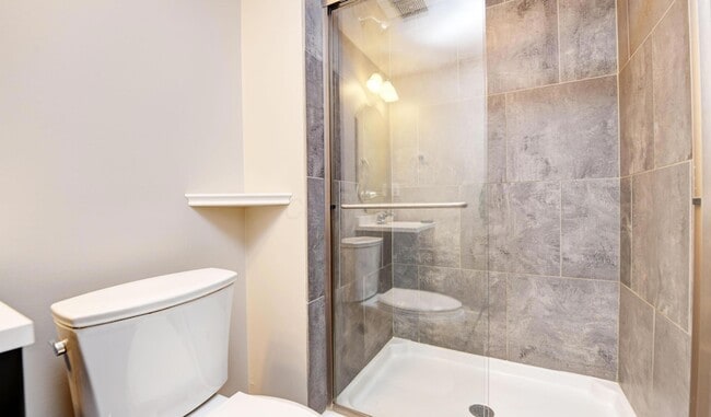 Building Photo - 746 Beech St