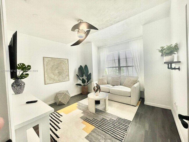 Building Photo - 4700 Regina Dr