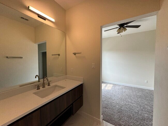 Building Photo - 210 Veracruz Dr