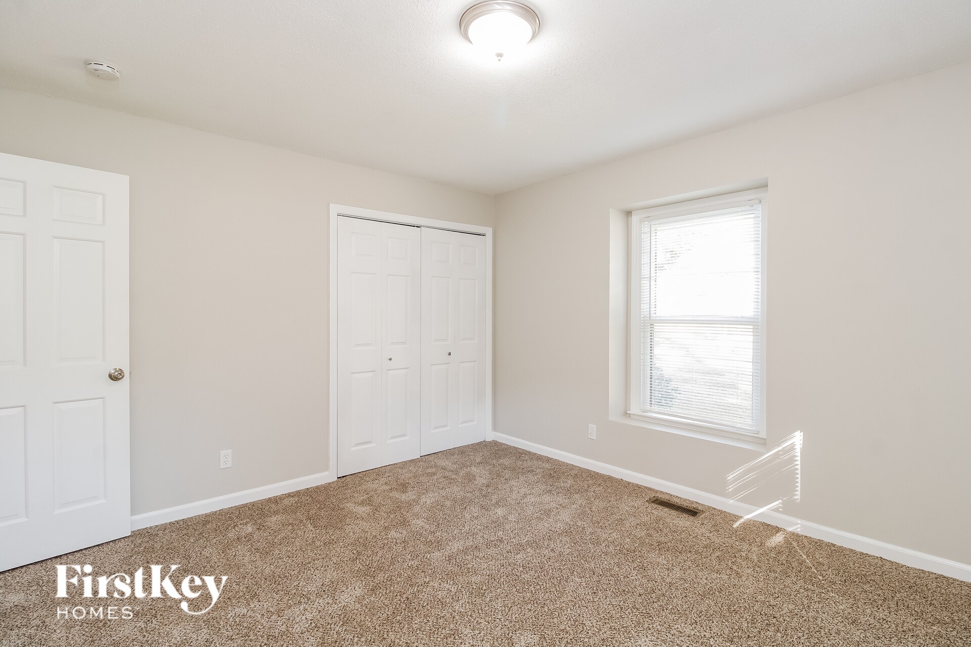 Building Photo - 4923 Shady Pine Dr