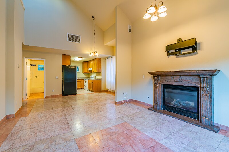 Building Photo - 120 Caldecott Ln
