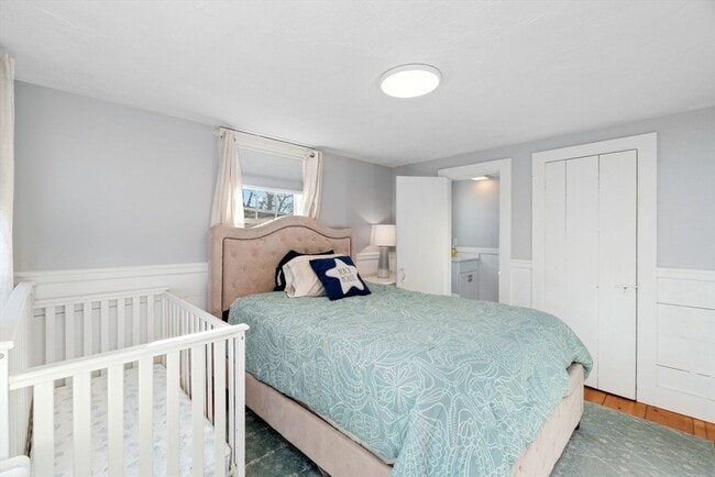 Building Photo - 32 Woodside Ave
