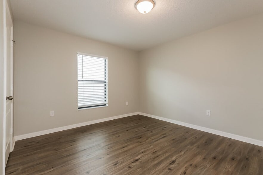 Building Photo - 1714 Chatham Green Cir