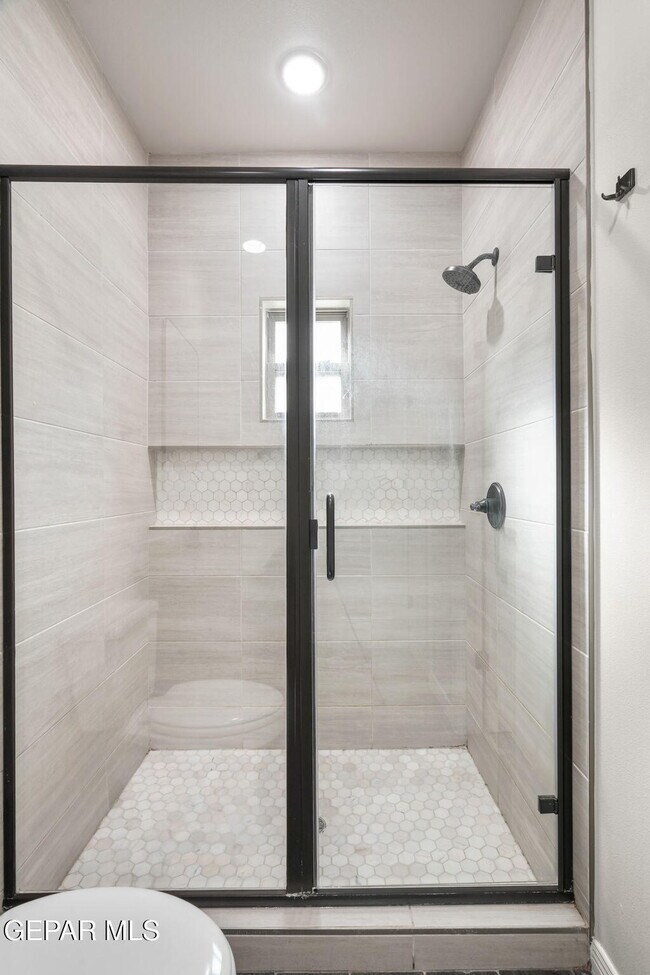 Building Photo - 14735 Pebble Hills Blvd