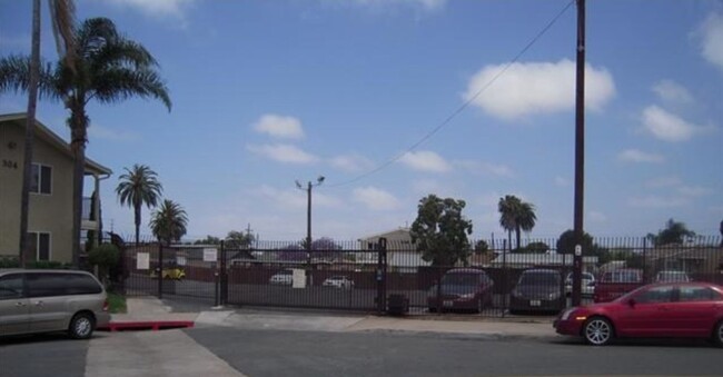 Building Photo - AFFORDABLE 1st Floor Condo & patio yard!