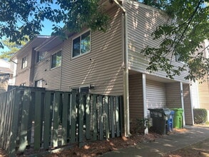 Building Photo - 4702 Walden Pond Dr