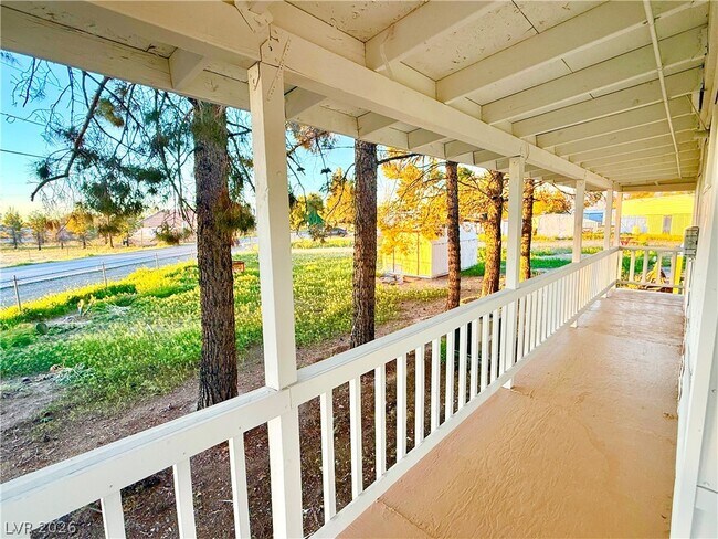 Building Photo - 1480 W Irons St