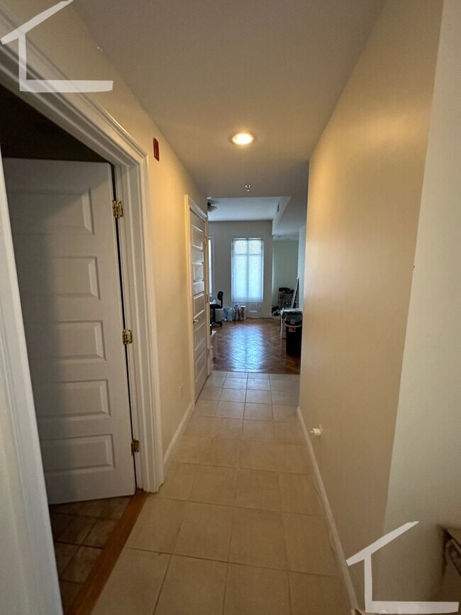 Building Photo - 2 Bedroom Now Available Right in Allston