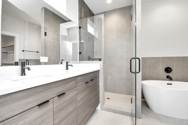 Building Photo - 311 Charlock St