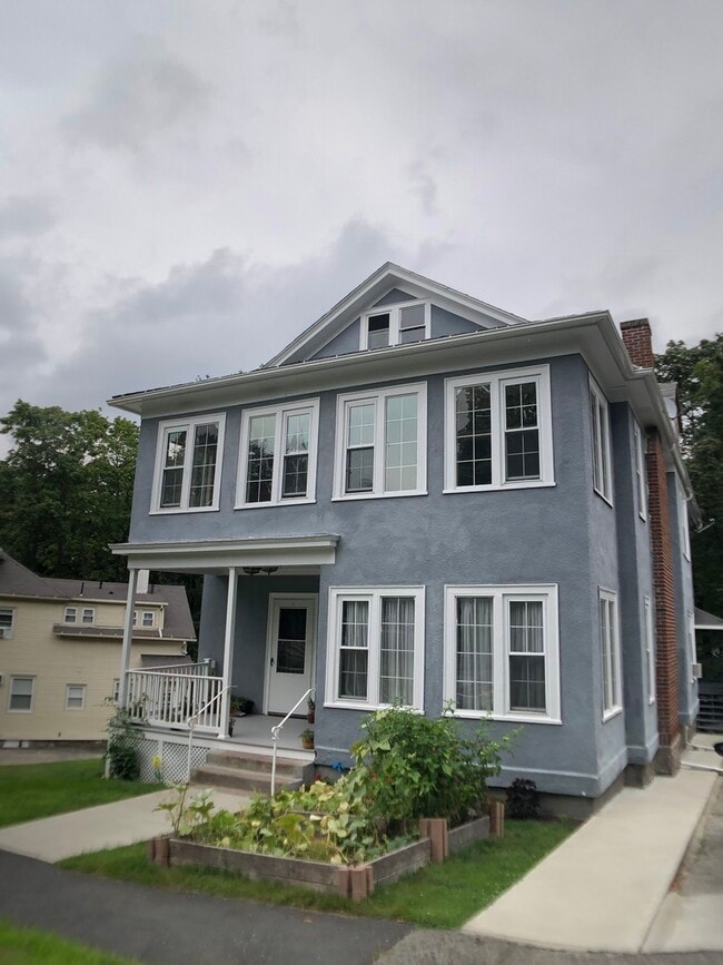 Building Photo - 5 Kensington Rd