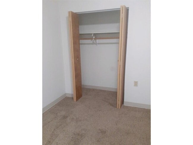 Building Photo - 303 1st St SW